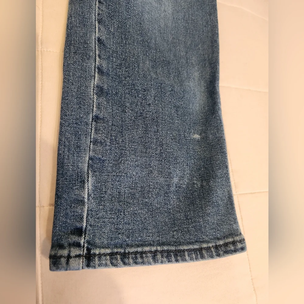 LEVI’S Signature Men's S67 Athletic Jeans, Size 34 by 30. Whiskering, Denim GUC